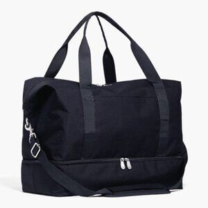 Lo & Sons Catalina Deluxe Weekender Bag - Size Large (Like New Condition)